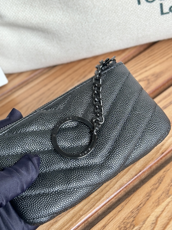 イヴサンローラン財布素材ディテール